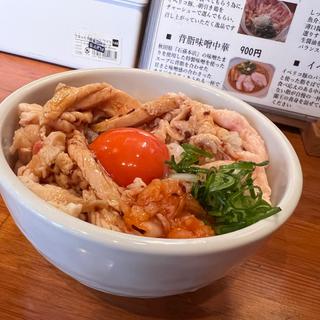 鶏ユッケ丼(醤油と貝と麺 そして人と夢 )