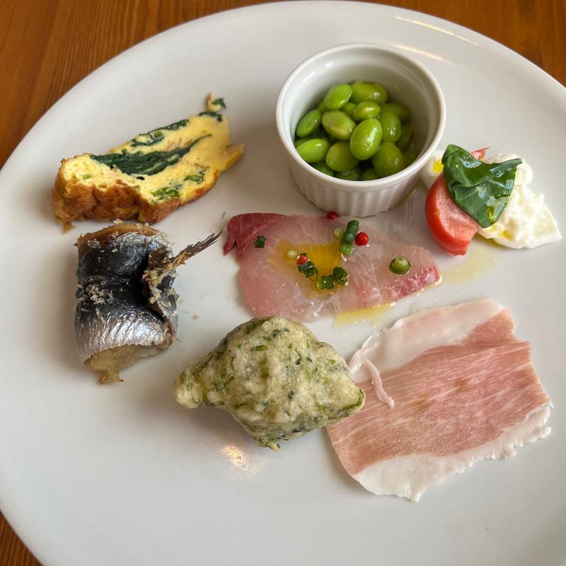 前菜盛り合わせ(トラットリアクワトロラガッツィ)