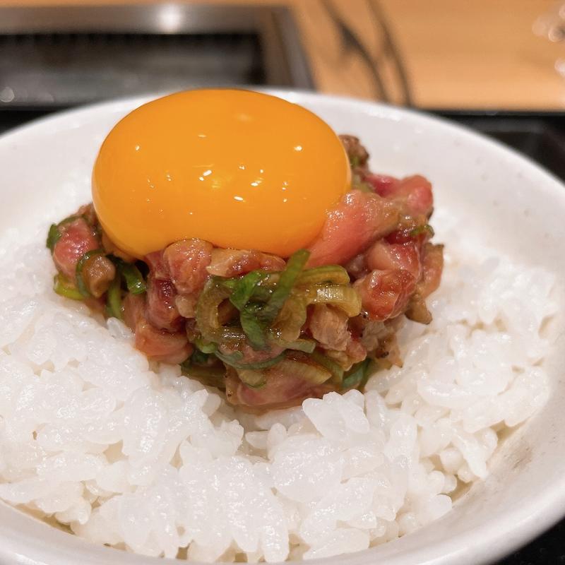 黒毛和牛炙りユッケ丼(the meat standard)