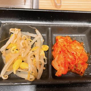 黒毛和牛炙りユッケ丼(the meat standard)