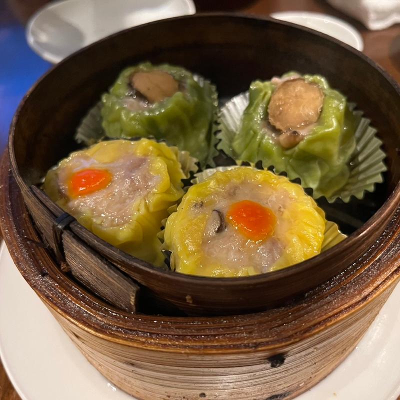 二種の焼売 食べ比べセット(真不同 飲茶倶楽部 恵比寿店)