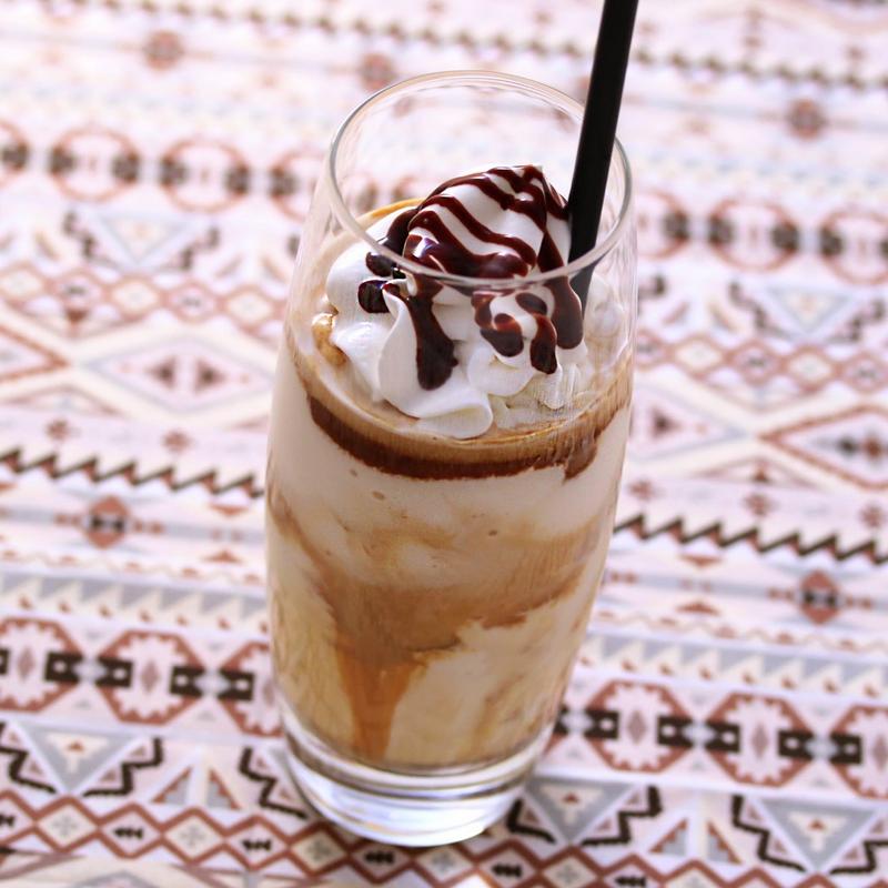 カルーアミルクシェイク(MARFA CAFÉ)