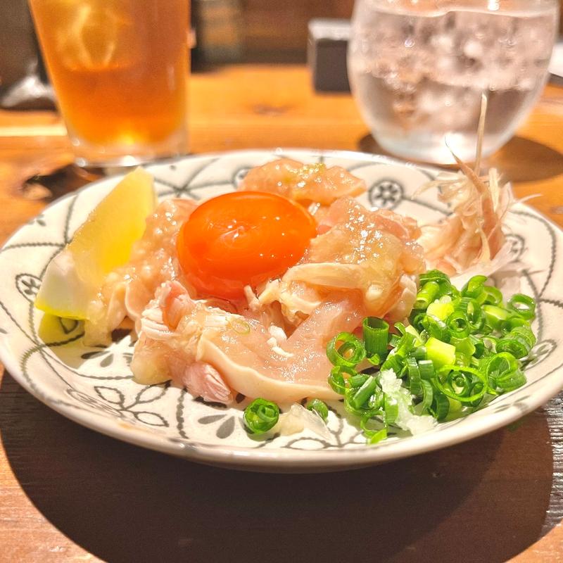 地鶏塩だれユッケ(なないろ 西九条本店)