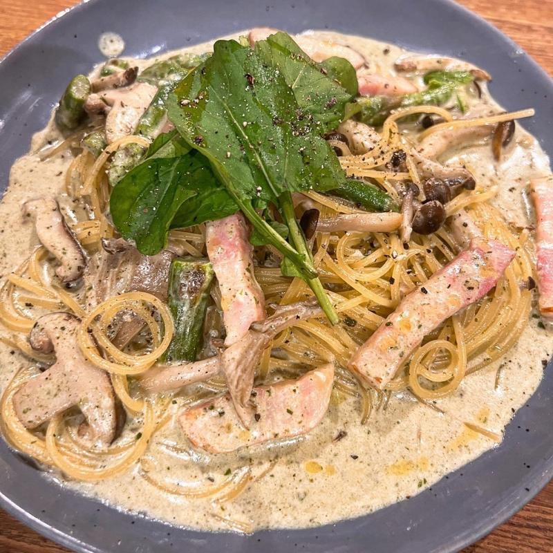 ベーコン＋きのこ＋アスパラのバジルCream(5 waters cafe)