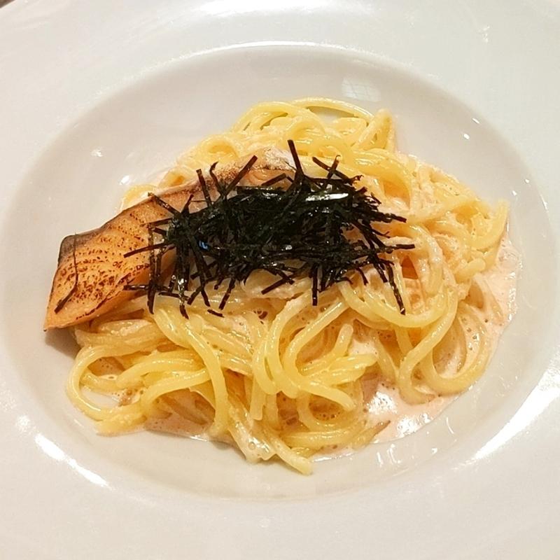 炙りサーモンとたらこのクリームソース(PASTA  COVO)