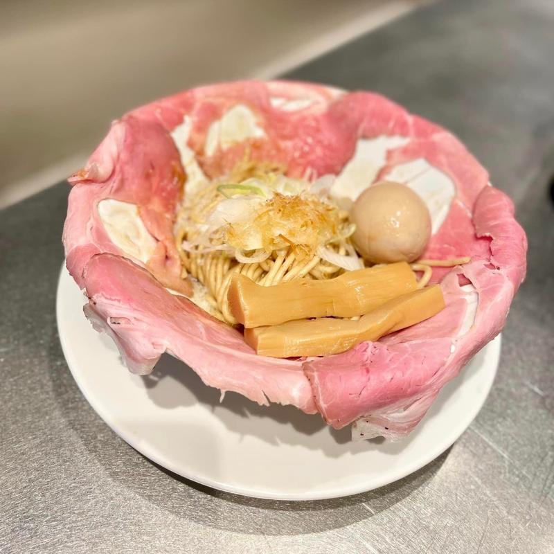 錆びた刃 背脂 とろ〜り半熟煮玉子(ラーメン大戦争 西新宿店)