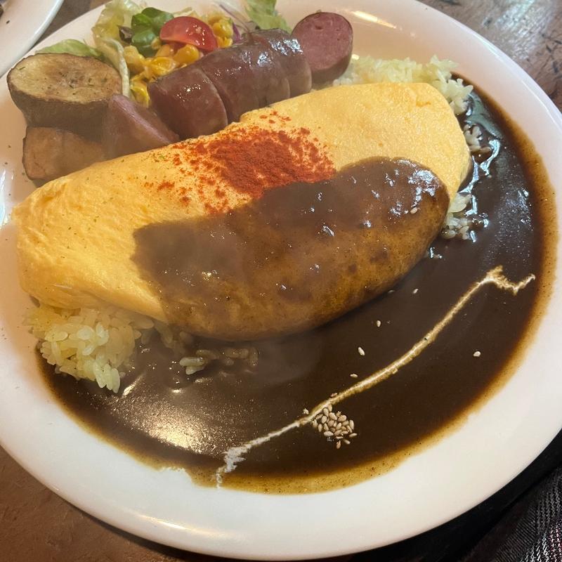 オム＋ソーセージカレー(唯我独尊)