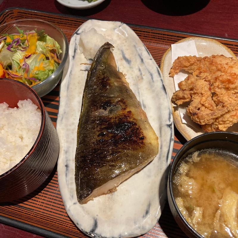縞ほっけ焼きと鶏肉唐の定食(一の倉 八重洲店 )