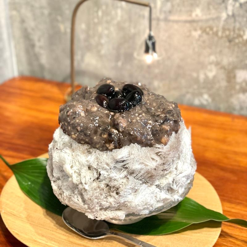 かき氷　黒豆ミルク(アン ベルジェ モンクゥ （cafe&paradis Un berger manquant）)