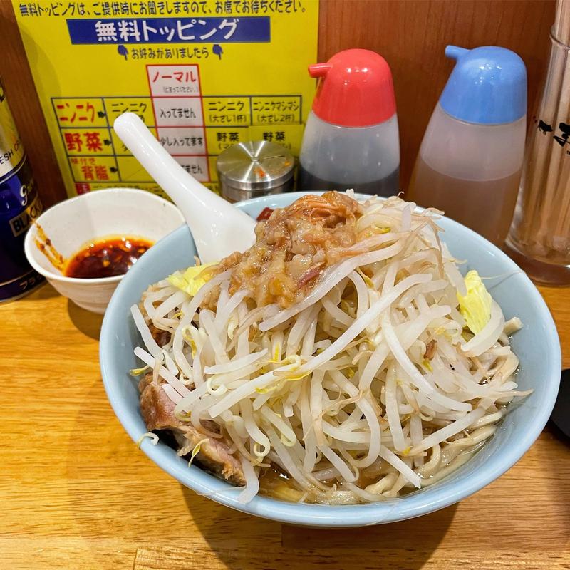 小ブタ(自家製麺 毘舎利)