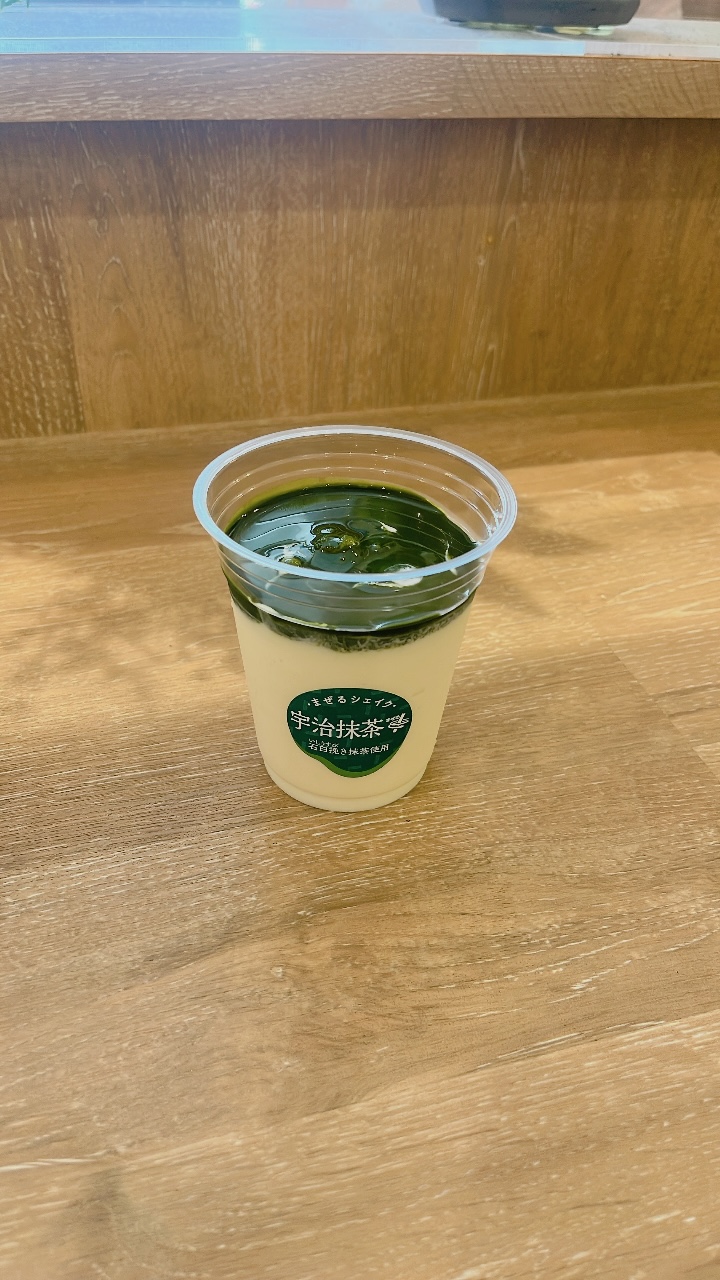 モスシェイク 暑い時期にぴったりの、さわやかな味わい 「まぜるシェイク