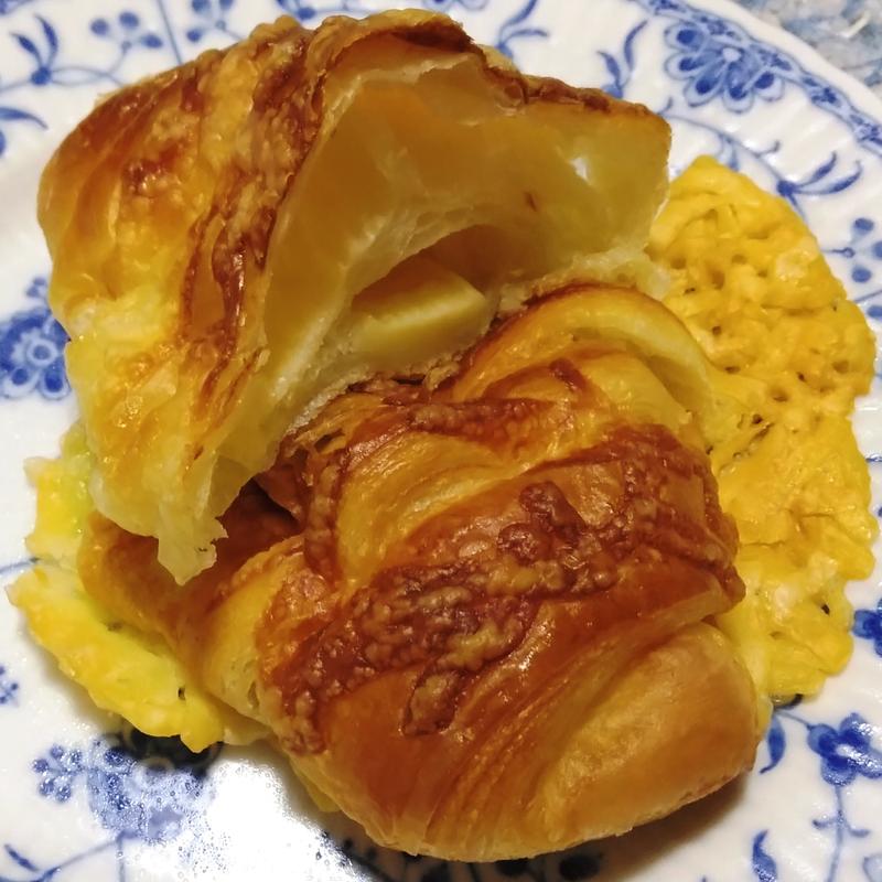 2種チーズのクロワッサン(神戸屋キッチン EXPRESS アトレ川崎店)