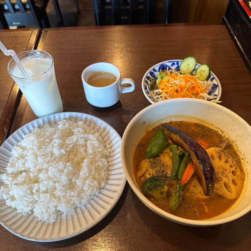 チキンスープカレーセット(スープカレーとインドネパール料理 マヤ)