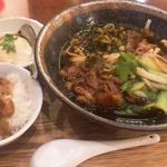 牛肉麺(本格的な台湾夜市料理 台南担仔麺 （タイナンターミー）)