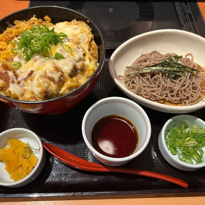 厚切りロースかつ丼セット チーズトッピング(和食さと 常滑店)