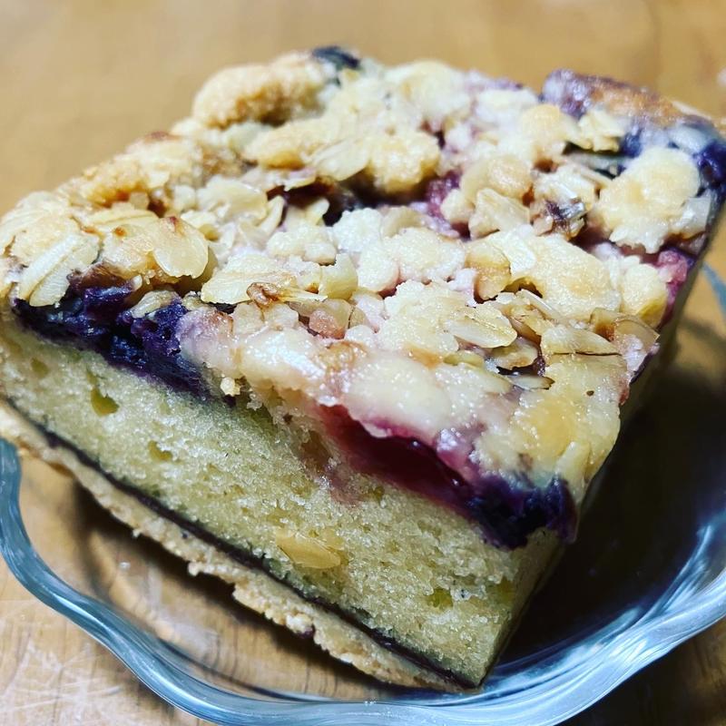 チェリーとブルーベリーのクランブルトレイベイク(455 Bake Shop)