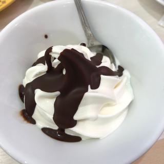 ソフトクリーム（チョコソース）(魚べい 清田店 )