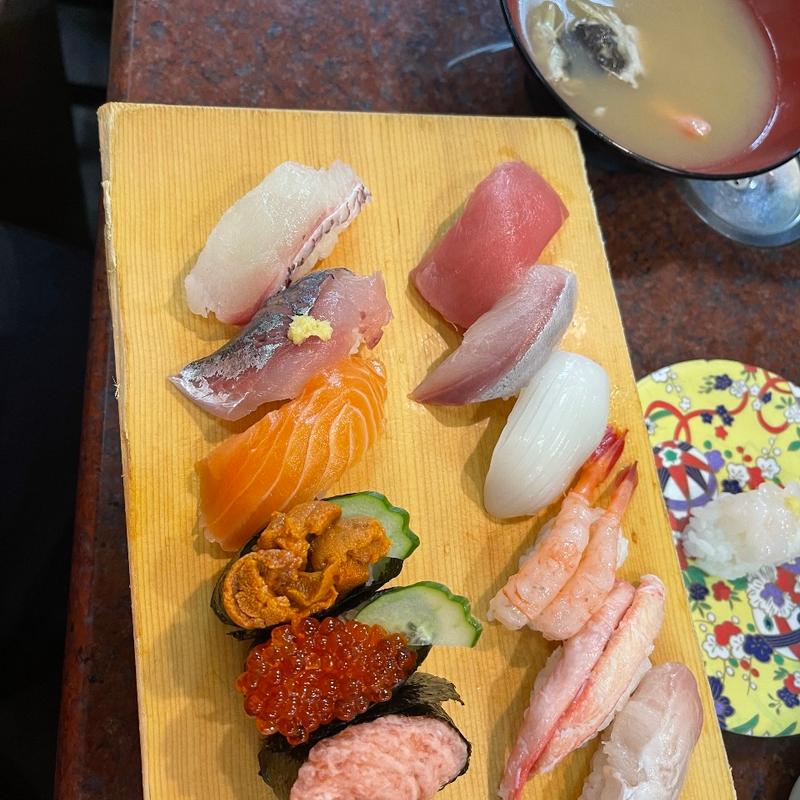 贅沢握り(近江町市場寿し （おうみちょういちばずし）)