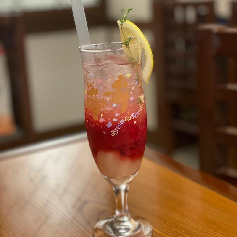 スパークリングドリンク(ピーチ＆ベリー)(れすとらん北齋)