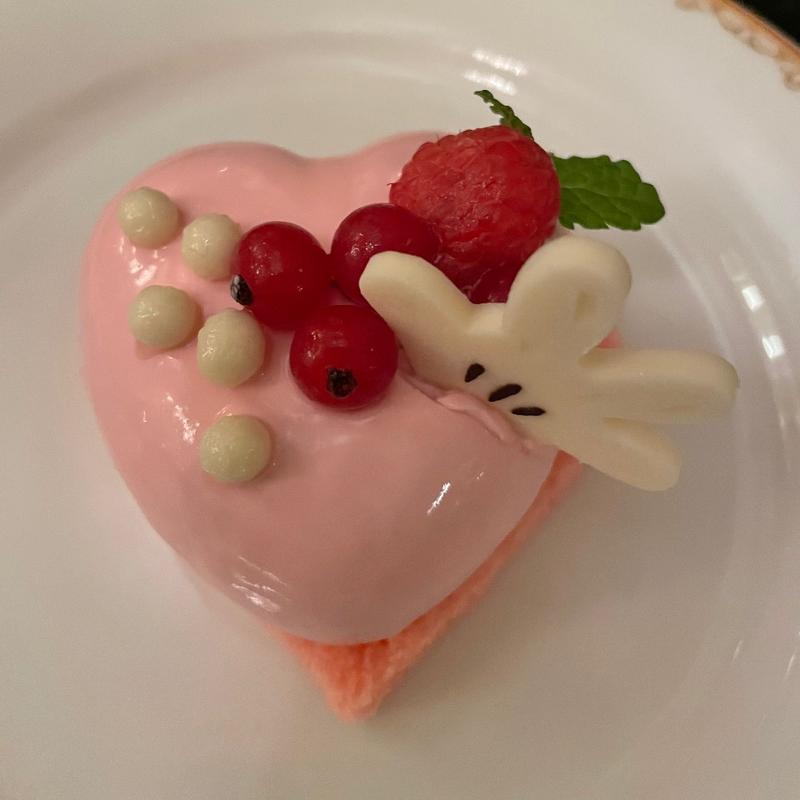 ケーキセット(桃とマンゴーのムース)(ドリーマーズ・ラウンジ)