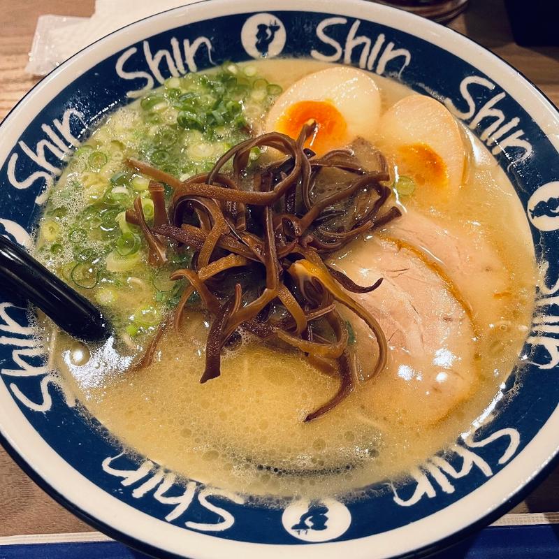 煮玉子入りらーめん(博多らーめん ShinShin 天神本店)