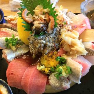 海鮮丼(すし 魚心亭)