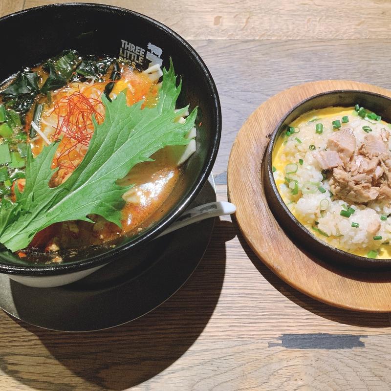 豚骨台湾ラーメン(THREE LITTLE PIGS)