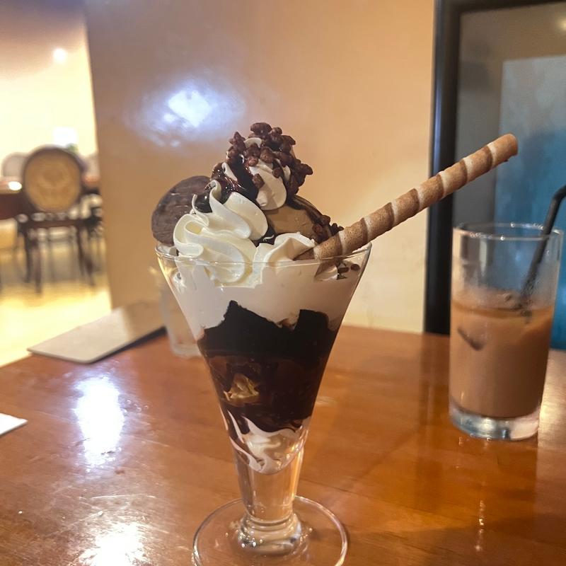 黒曜石パフェ(チロル喫茶 )