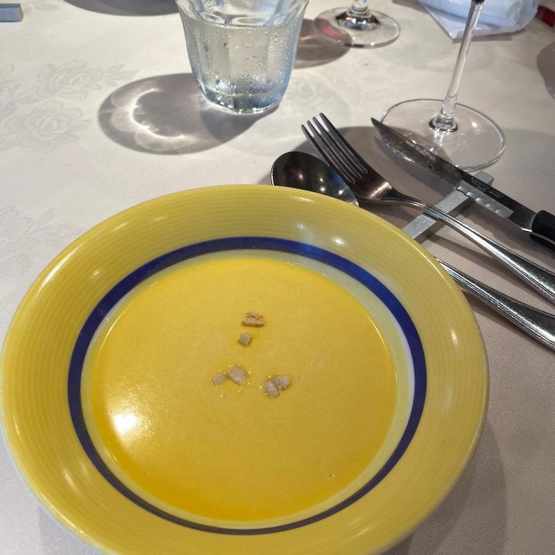 かぼちゃの冷製スープ(パリのワイン食堂)