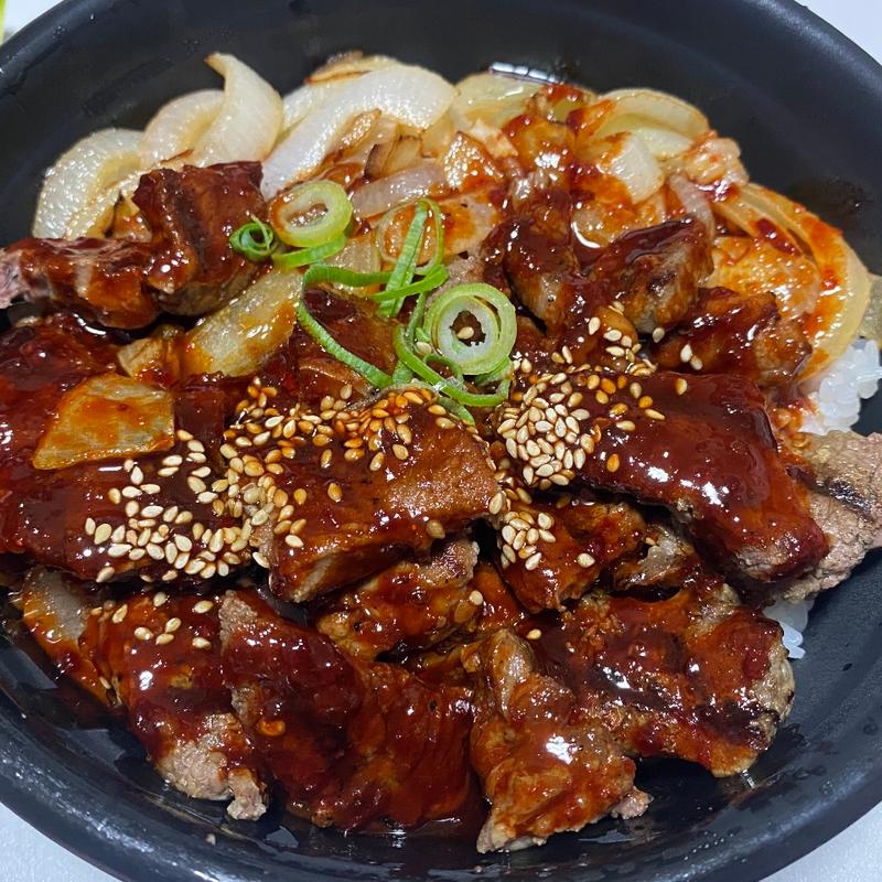 サイコロステーキ200g(肉丼専門店　西宮肉劇場)