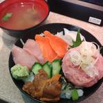 豊漁丼 うに&ねぎとろ