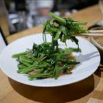 空芯菜とボルチーニ茸の青菜炒め(食堂黒うさぎ)