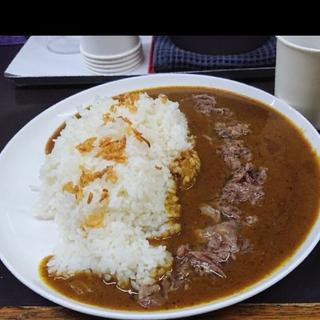 牛すじカレーライス 並盛(牛すじカレー 小さなカレー家 大久保店)