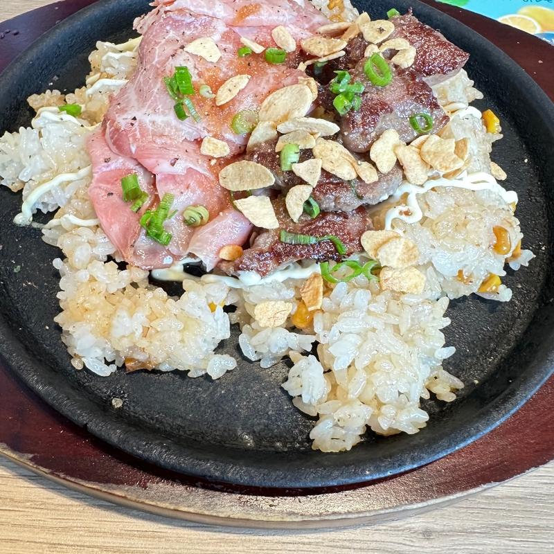 ローストポークとカットステーキのガーリックライス(デニーズ 平塚海岸店 )