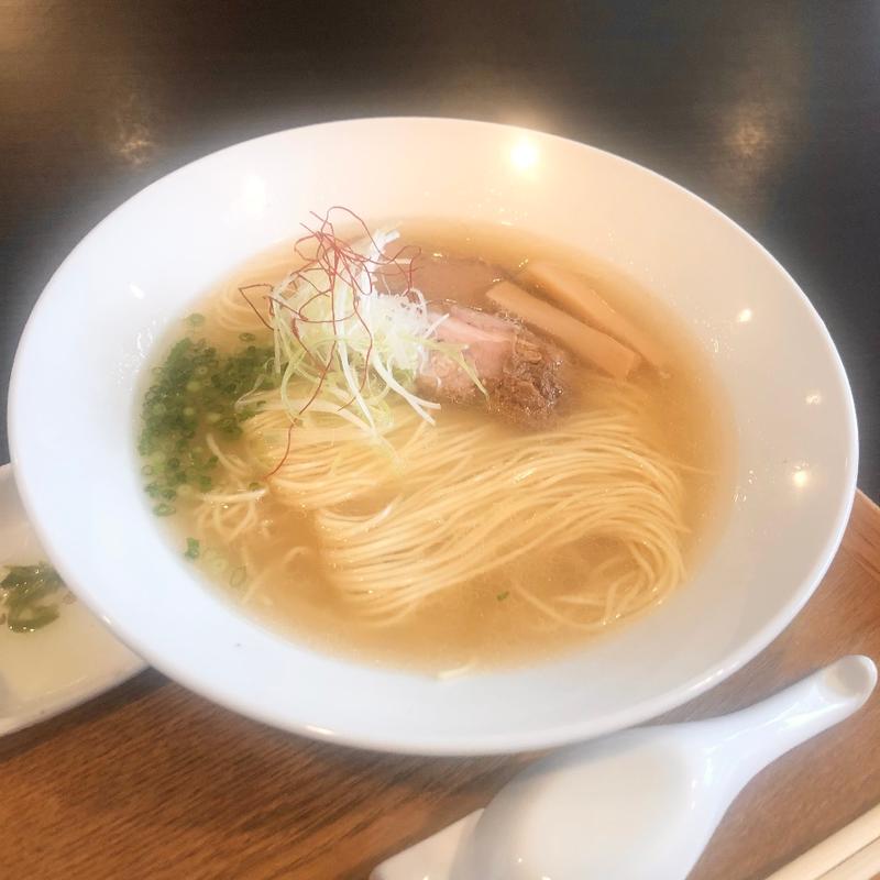 (豚骨清湯・自家製麺かつら)