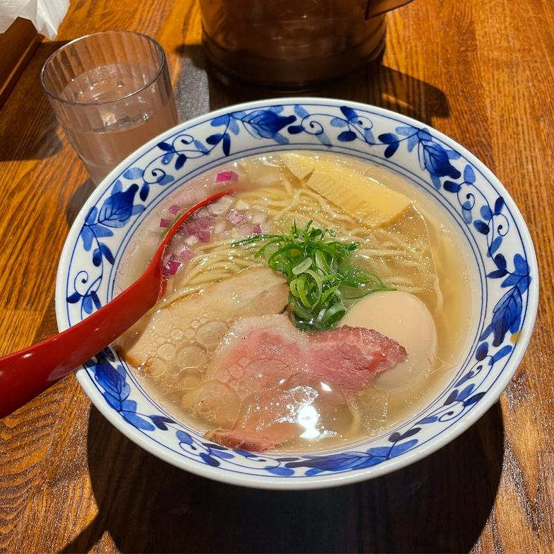 味玉つき貝出汁塩らぁ麺(貝出汁らぁ麺 虎武)