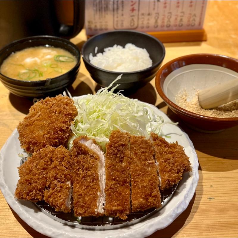 上ロースカツ定食　豚肉メンチ付き(豚屋とん一姫路駅前)
