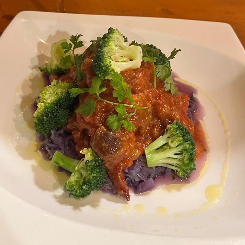 子羊のトマト煮込み(ヴィーコロ)