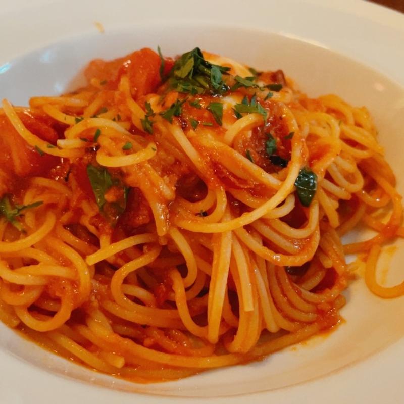 モッツァレラとトマトのパスタ(カフェ ラ・ボエム 自由が丘 （Cafe La Boheme）)