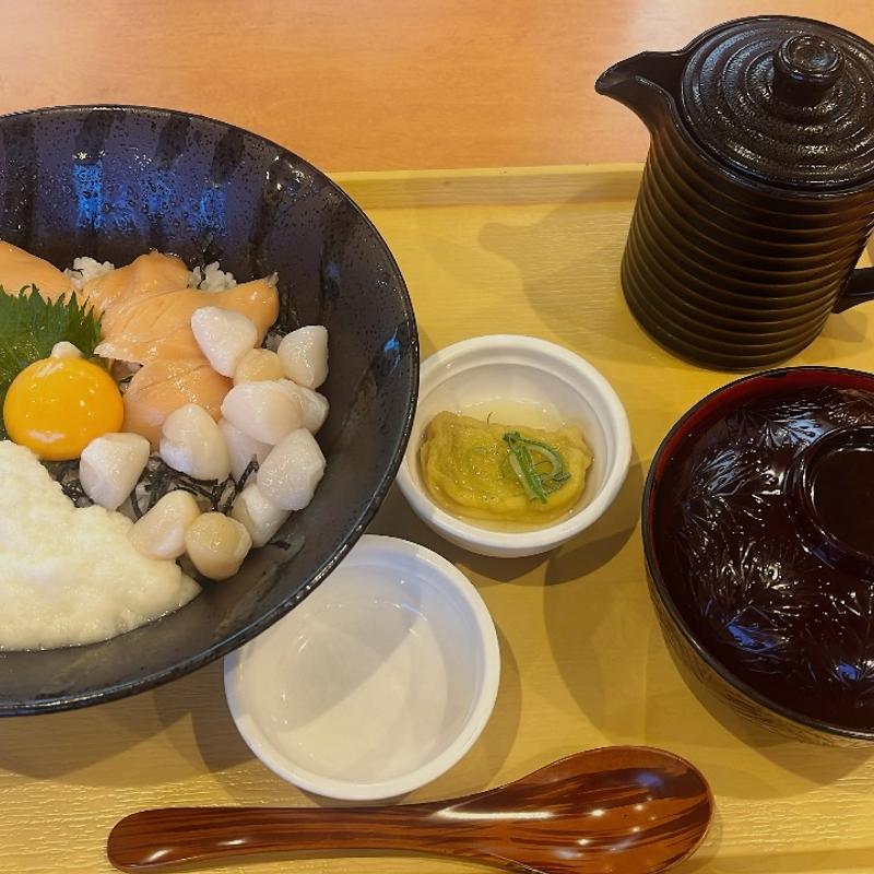 2度おいしい！サーモン&小柱とろろ丼(ココス アルプラザ亀岡前店 （COCO’S）)