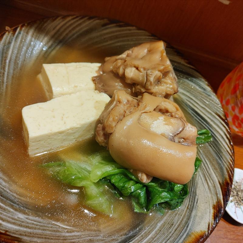 てびちとレタスの煮込み(Aticoco)