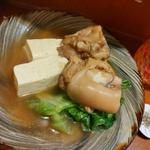 てびちとレタスの煮込み