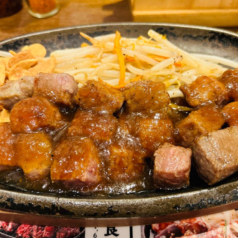 サイコロステーキ定食(180g)(鉄板焼 博多 天神ホルモン　泉の広場)