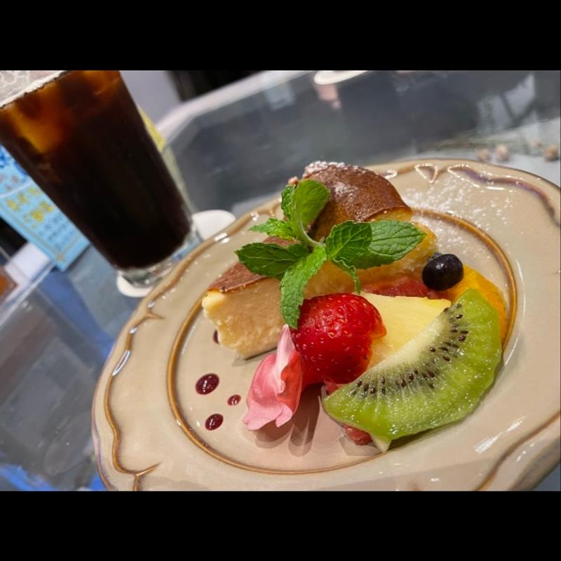 バスク風チーズケーキ(フラワーカフェ モンパルナス)
