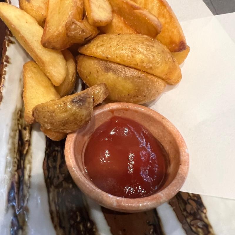 フライドポテト(鶏と魚と炭火焼き 燈～あかり～)