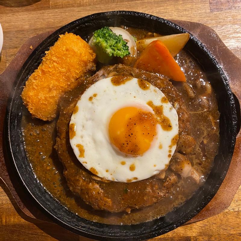 ハンバーグ300g(L) クリームコロッケ 目玉焼き 色々なきのこ(札幌牛亭 南池袋店 )
