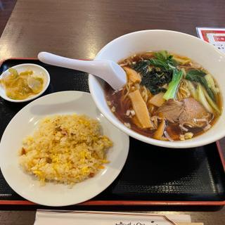 ラーメン　チャーハンセット(新台北菜館)