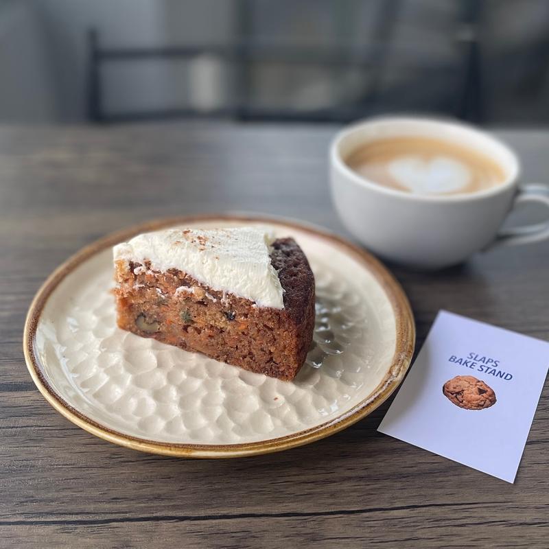 キャロットケーキ(SLAPS BAKE STAND)