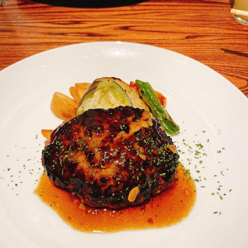 赤牛ハンバーグセット（スープとサラダ付）(壱之倉庫)