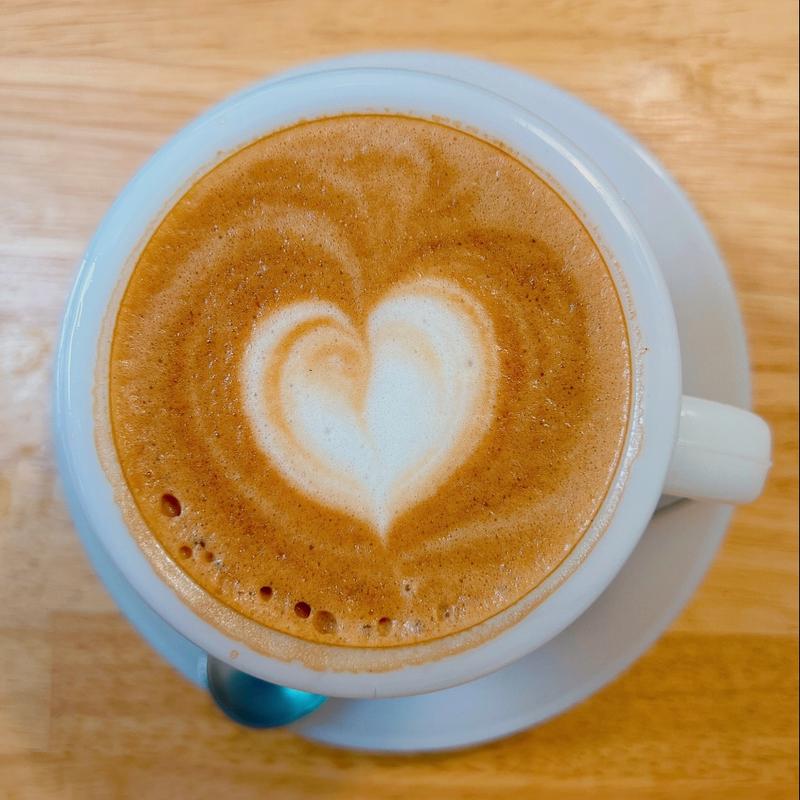 カフェラテ(Kurav's Cafe Mototanaka)